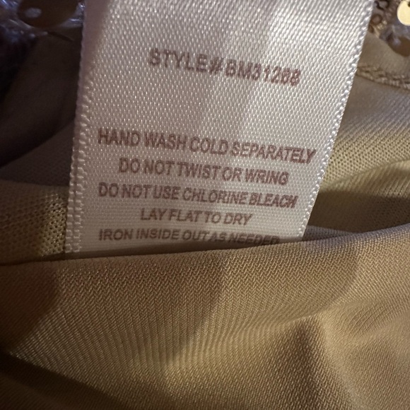 American Glamour by badgley Mishka Gold Sequin Blouse size 2X - Picture 2 of 8